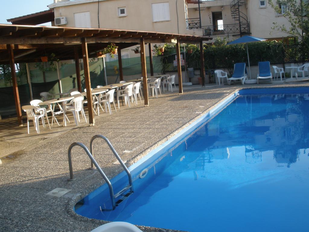 Klashiana Hotel Apartments Voroklini Exteriör bild