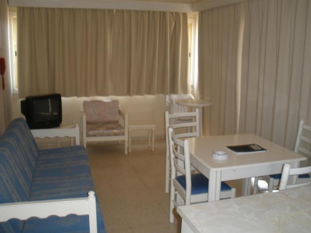 Klashiana Hotel Apartments Voroklini Exteriör bild
